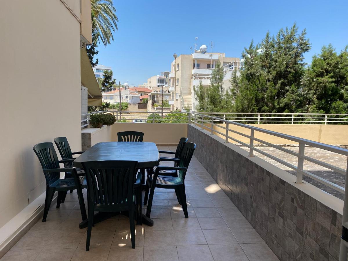 Holiday City Center Daire Larnaca Dış mekan fotoğraf