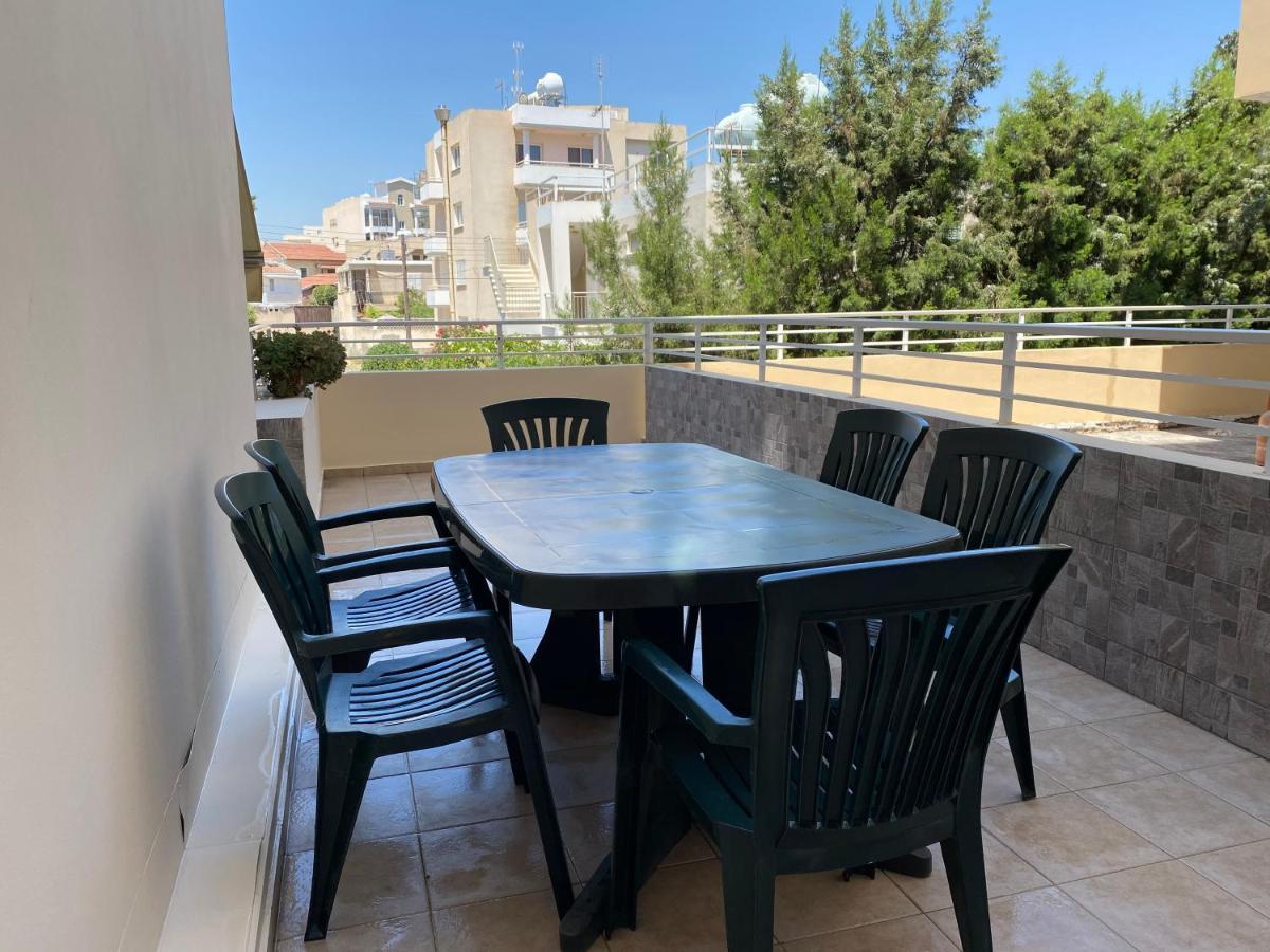Holiday City Center Daire Larnaca Dış mekan fotoğraf